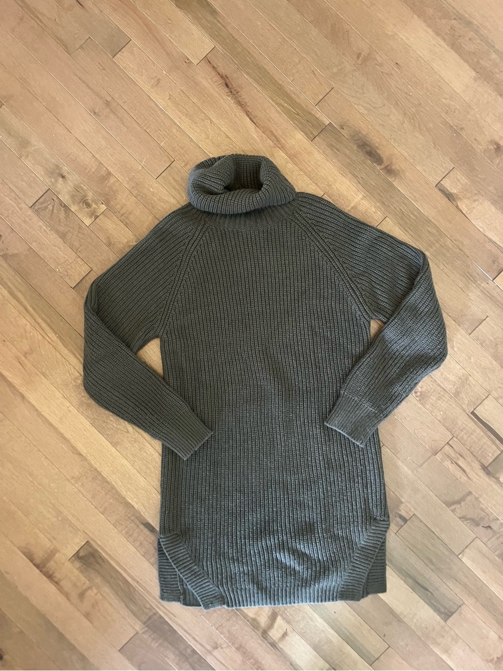 Tobi Turtleneck Ribbed Longline Sweater Dress - Olive